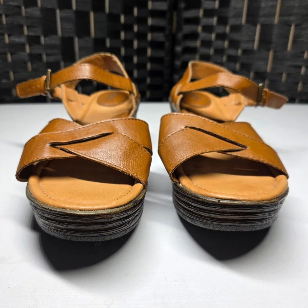 b.o.c. Born Concept Women Brown Faux Leather Wedge Sandals Size 8M Z30041